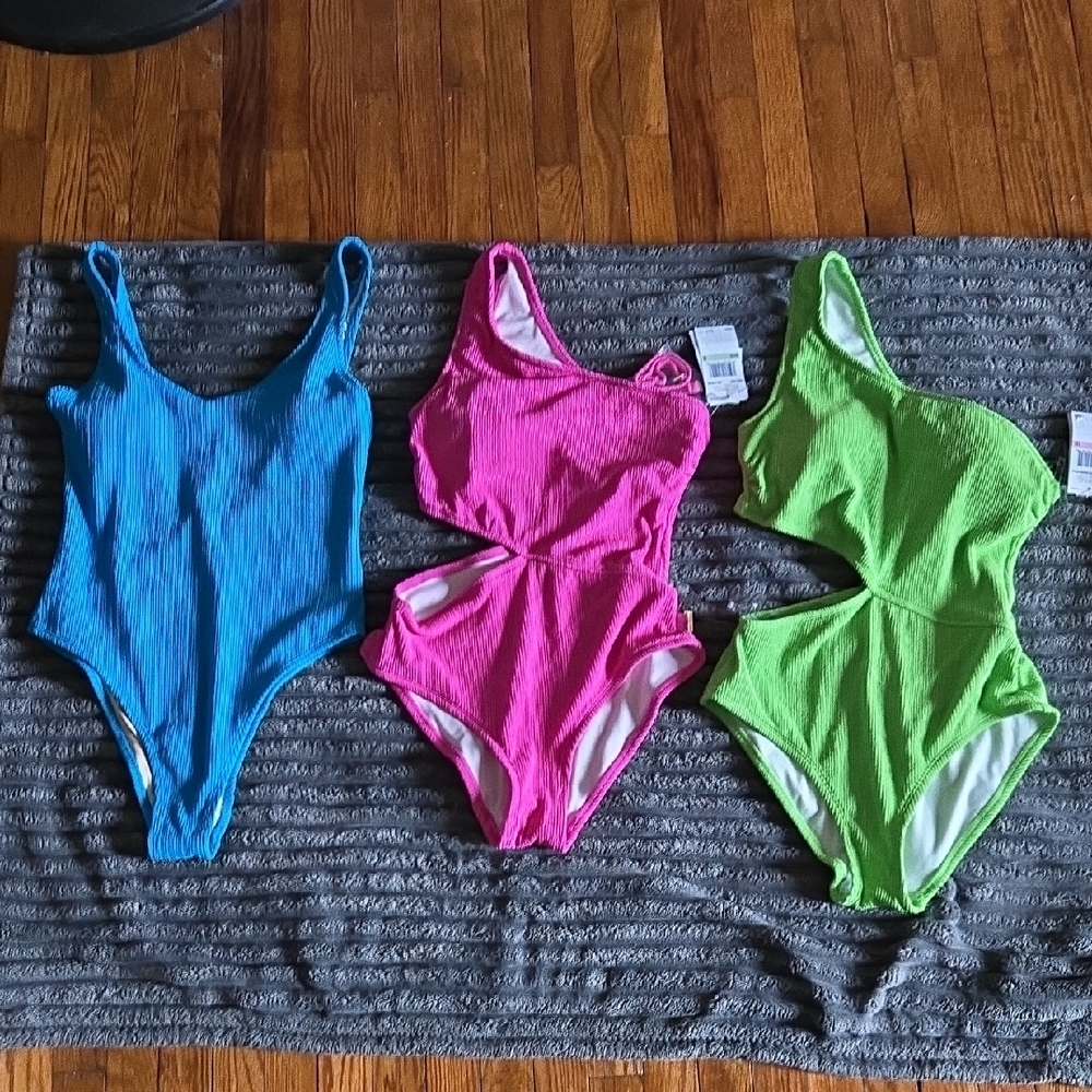 *BUNDLE* 3 One Piece Swim Suits in a M, 8, & 10